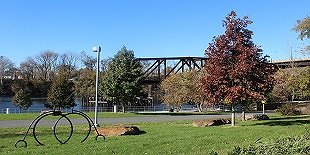 Grays Ferry Crescent Trail and Park